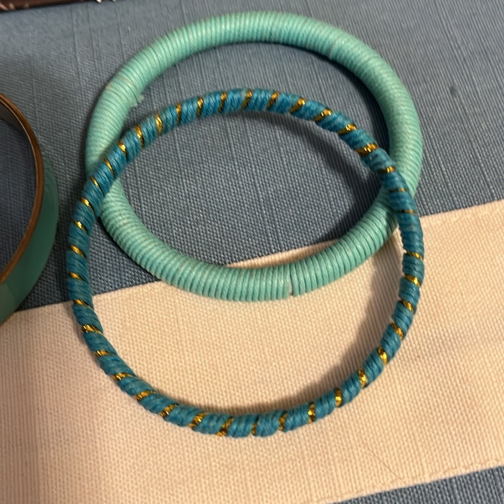 Shades of blue green bracelet lot, 9 pieces total - Picture 4 of 11